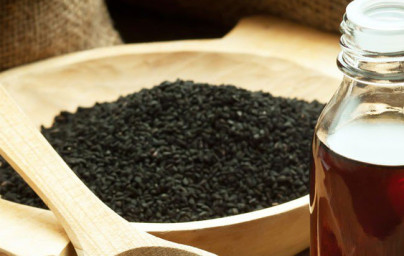 Olej z čiernej rasce (Nigella sativa) Olej z čiernej rasce (Nigella sativa)